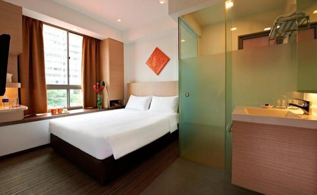 เรดดอร์ซ พรีเมียม แอท บาเลสเทียร์ Hotel สิงคโปร์ ภายนอก รูปภาพ