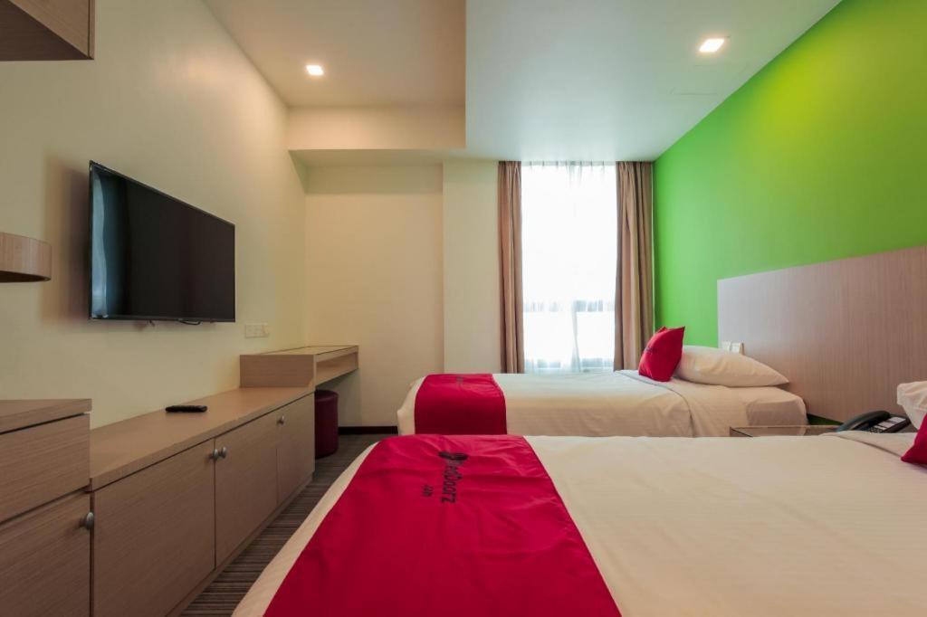 เรดดอร์ซ พรีเมียม แอท บาเลสเทียร์ Hotel สิงคโปร์ ภายนอก รูปภาพ