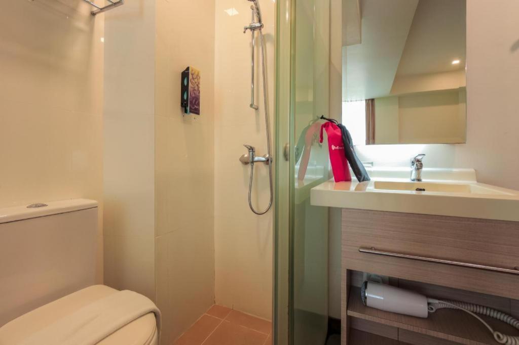 เรดดอร์ซ พรีเมียม แอท บาเลสเทียร์ Hotel สิงคโปร์ ภายนอก รูปภาพ