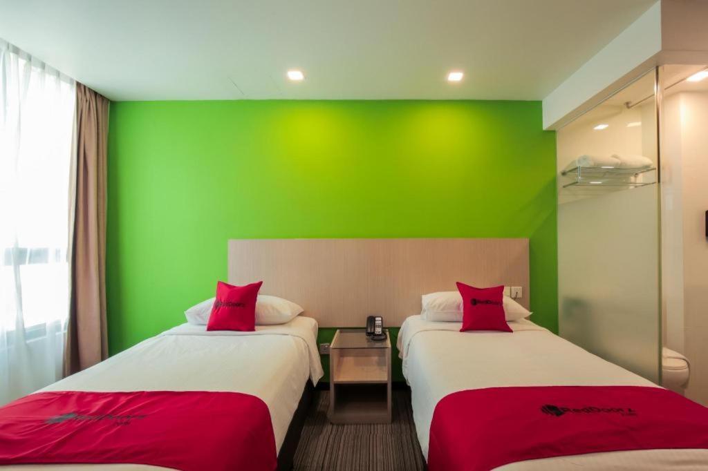 เรดดอร์ซ พรีเมียม แอท บาเลสเทียร์ Hotel สิงคโปร์ ภายนอก รูปภาพ