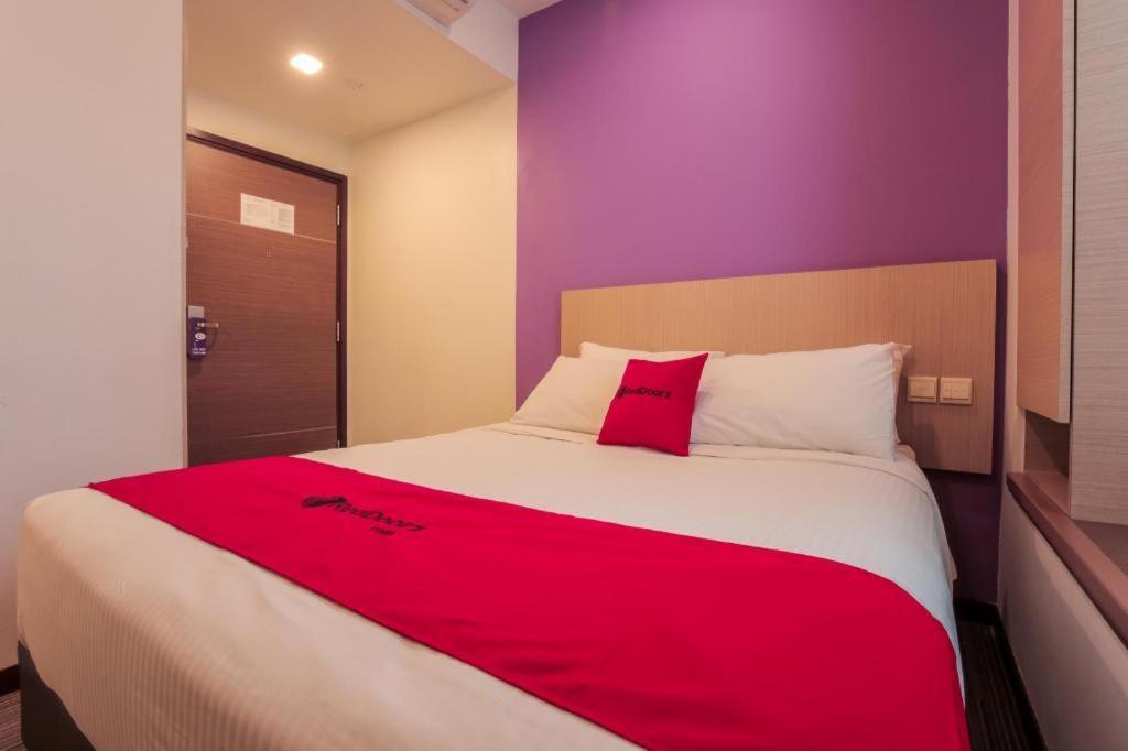 เรดดอร์ซ พรีเมียม แอท บาเลสเทียร์ Hotel สิงคโปร์ ภายนอก รูปภาพ