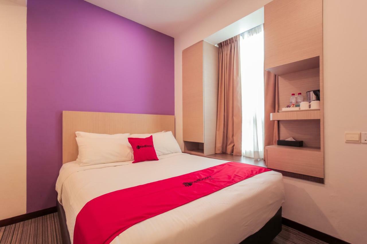 เรดดอร์ซ พรีเมียม แอท บาเลสเทียร์ Hotel สิงคโปร์ ภายนอก รูปภาพ