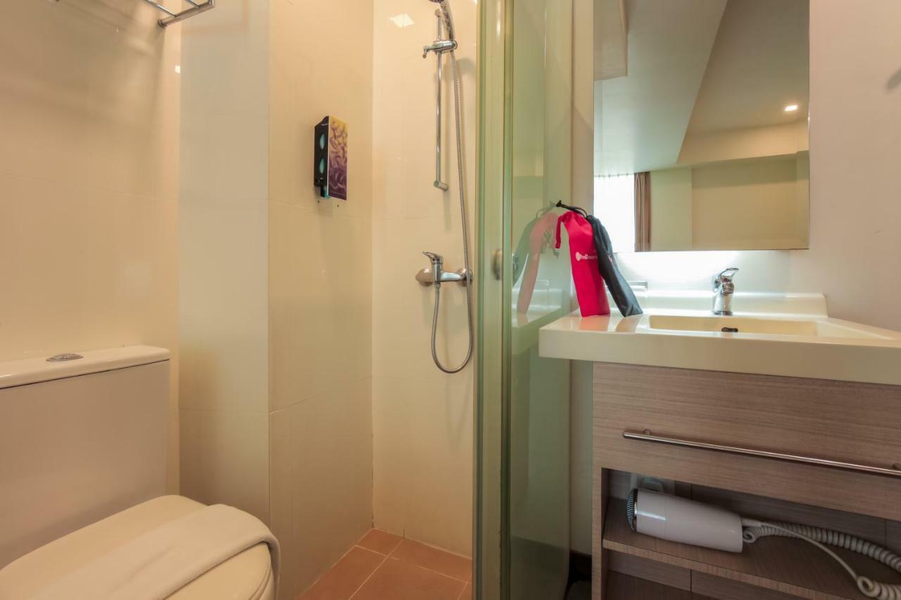เรดดอร์ซ พรีเมียม แอท บาเลสเทียร์ Hotel สิงคโปร์ ห้อง รูปภาพ